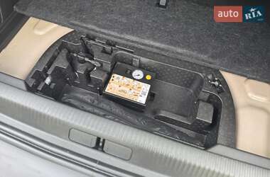 Позашляховик / Кросовер Peugeot e-2008 2021 в 