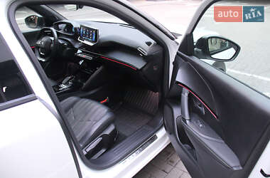 Позашляховик / Кросовер Peugeot e-2008 2020 в 