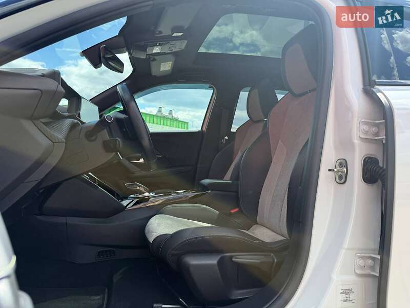 Внедорожник / Кроссовер Peugeot e-2008 2021 в Киеве