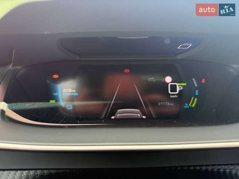 Внедорожник / Кроссовер Peugeot e-2008 2021 в Киеве