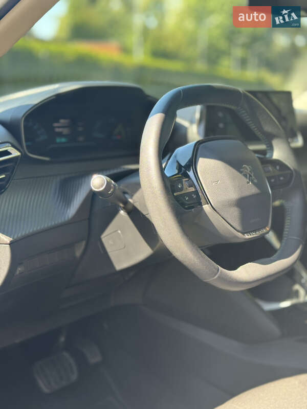 Позашляховик / Кросовер Peugeot e-2008 2020 в Києві