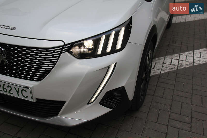 Внедорожник / Кроссовер Peugeot e-2008 2020 в Киеве