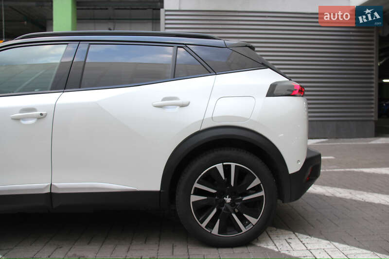 Внедорожник / Кроссовер Peugeot e-2008 2020 в Киеве
