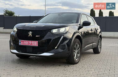 Внедорожник / Кроссовер Peugeot e-2008 2022 в 