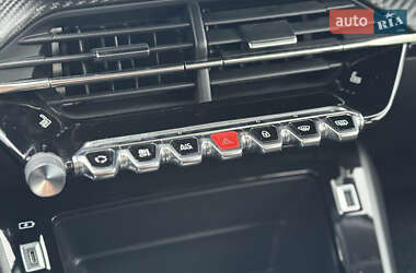 Внедорожник / Кроссовер Peugeot e-2008 2022 в 