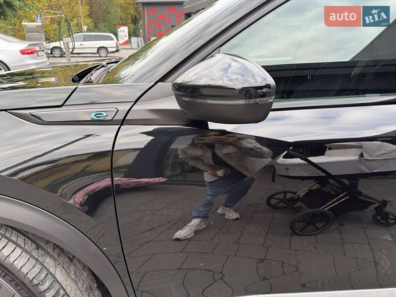 Внедорожник / Кроссовер Peugeot e-2008 2020 в Самборе