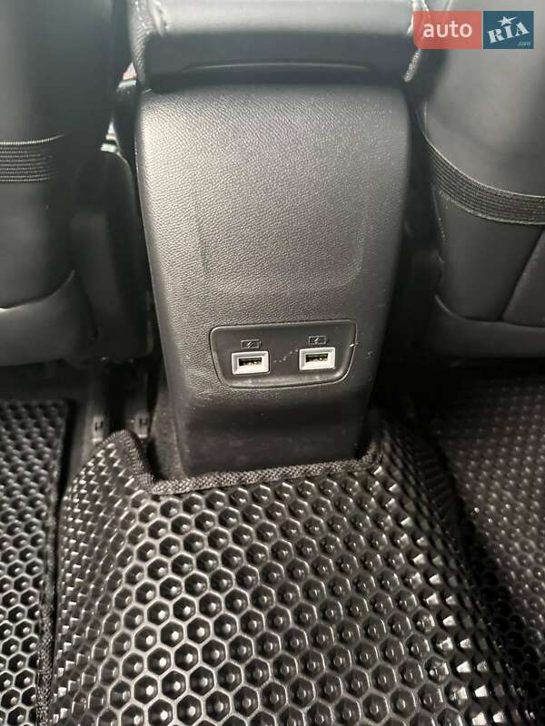 Внедорожник / Кроссовер Peugeot e-2008 2020 в Самборе