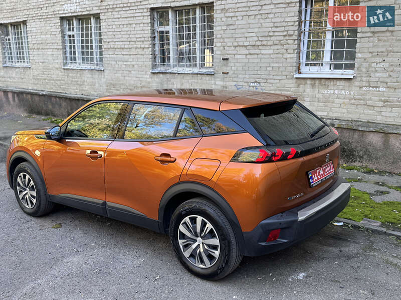 Позашляховик / Кросовер Peugeot e-2008 2022 в Львові