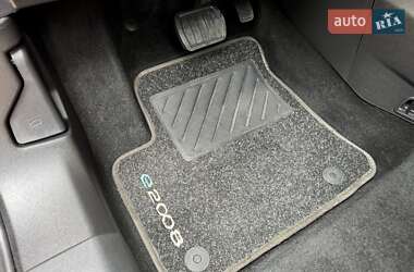 Внедорожник / Кроссовер Peugeot e-2008 2021 в 