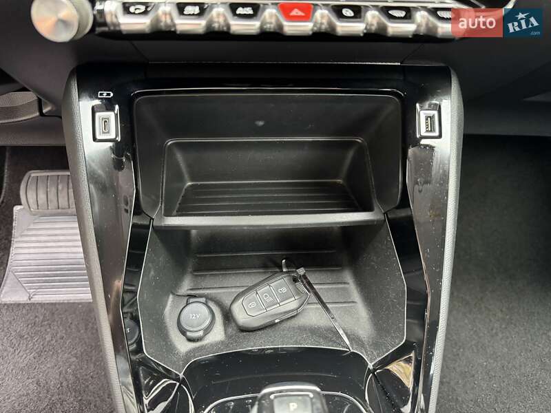 Позашляховик / Кросовер Peugeot e-2008 2021 в Дрогобичі