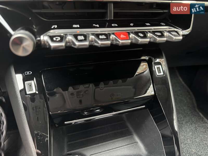 Внедорожник / Кроссовер Peugeot e-2008 2021 в Дрогобыче фото 60 Внедорожник / Кроссовер Peugeot e-2008 2021 в Дрогобыче