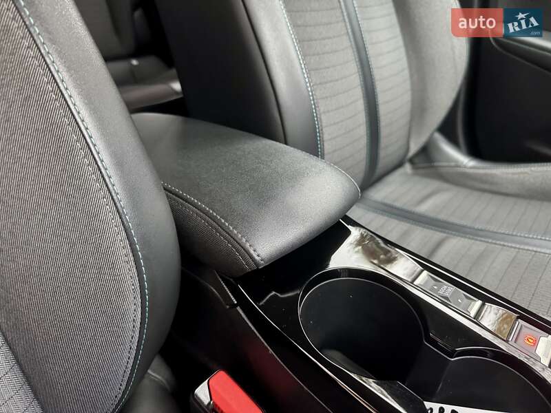 Внедорожник / Кроссовер Peugeot e-2008 2021 в Дрогобыче фото 72 Внедорожник / Кроссовер Peugeot e-2008 2021 в Дрогобыче