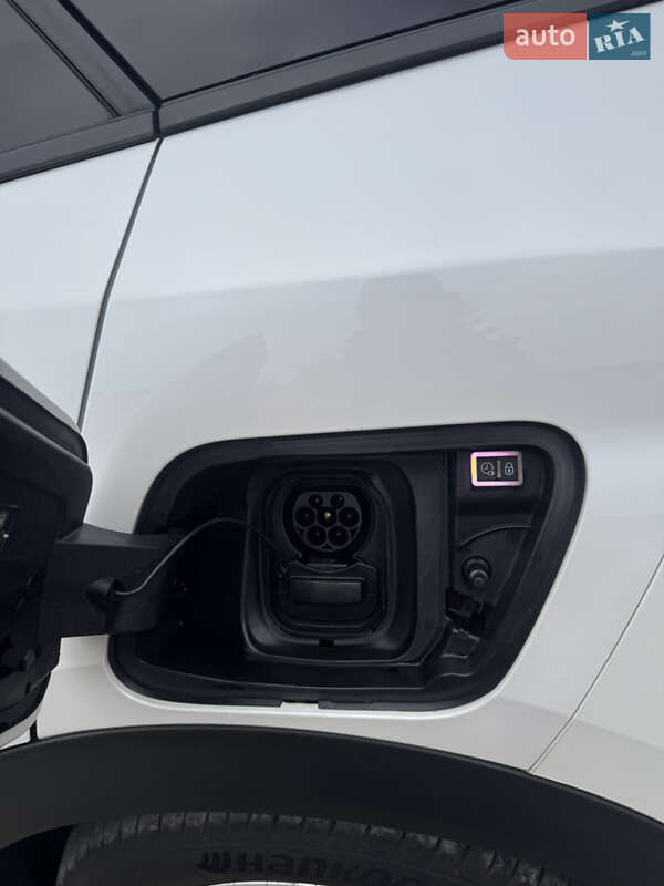 Позашляховик / Кросовер Peugeot e-2008 2020 в Рівному