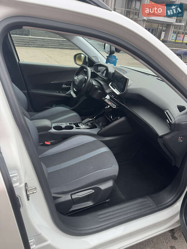 Позашляховик / Кросовер Peugeot e-2008 2020 в Рівному