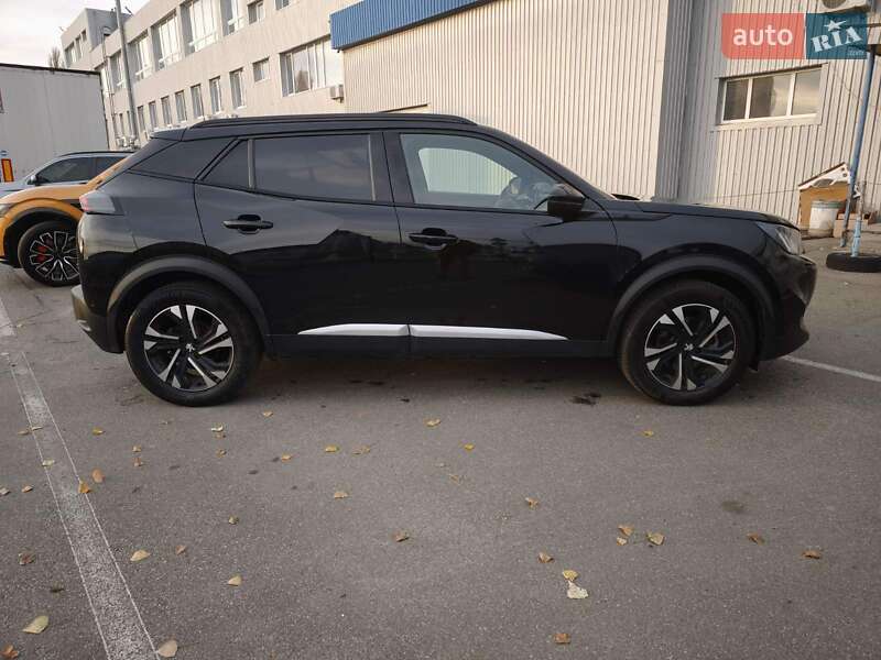 Внедорожник / Кроссовер Peugeot e-2008 2021 в Киеве