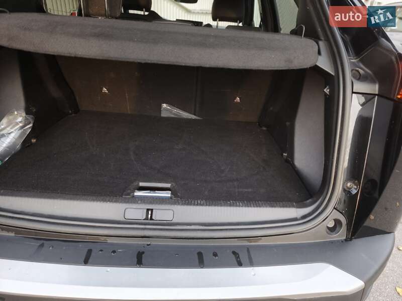 Внедорожник / Кроссовер Peugeot e-2008 2021 в Киеве