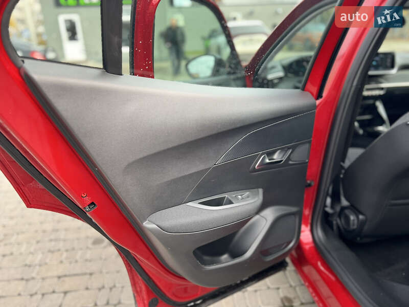 Позашляховик / Кросовер Peugeot e-2008 2022 в Луцьку