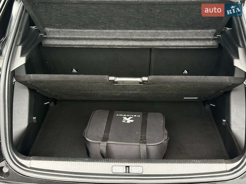 Позашляховик / Кросовер Peugeot e-2008 2020 в Самборі