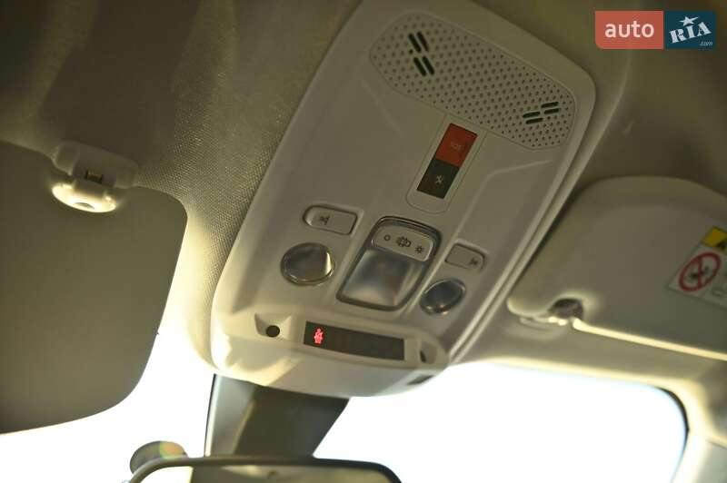 Внедорожник / Кроссовер Peugeot e-2008 2021 в Ровно