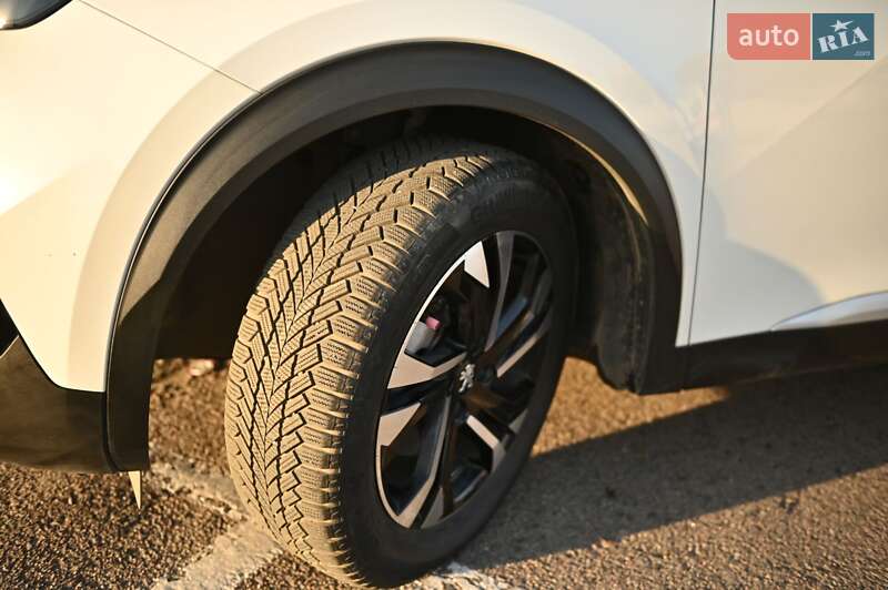 Внедорожник / Кроссовер Peugeot e-2008 2021 в Ровно