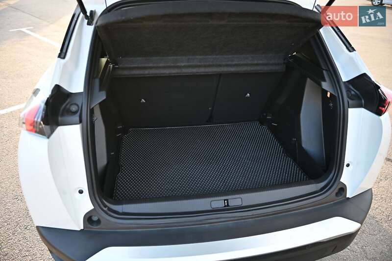 Внедорожник / Кроссовер Peugeot e-2008 2021 в Ровно