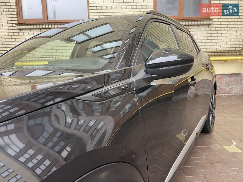 Внедорожник / Кроссовер Peugeot e-2008 2021 в Тернополе