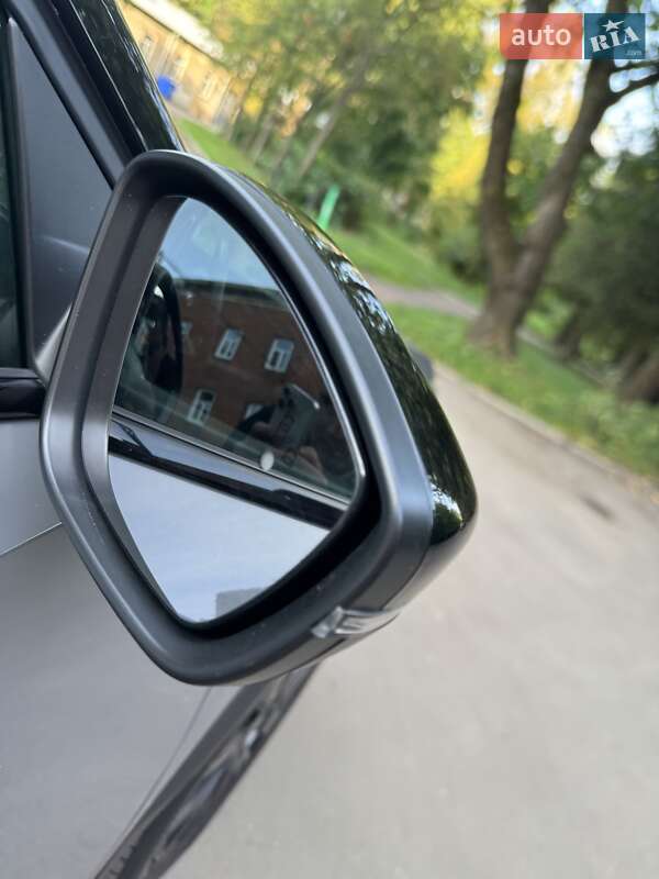 Внедорожник / Кроссовер Peugeot e-2008 2024 в Львове