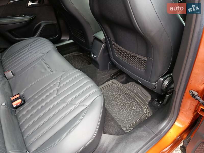 Внедорожник / Кроссовер Peugeot e-2008 2020 в Дубно