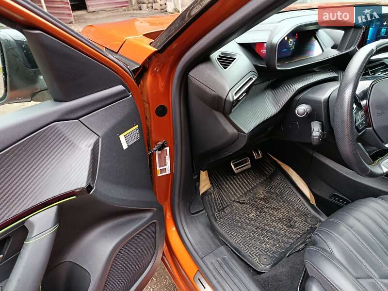 Внедорожник / Кроссовер Peugeot e-2008 2020 в Дубно