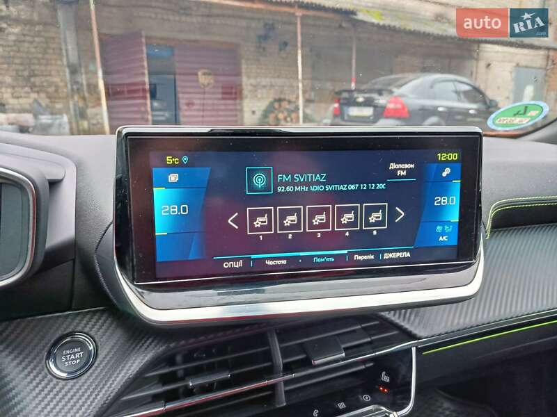 Внедорожник / Кроссовер Peugeot e-2008 2020 в Дубно