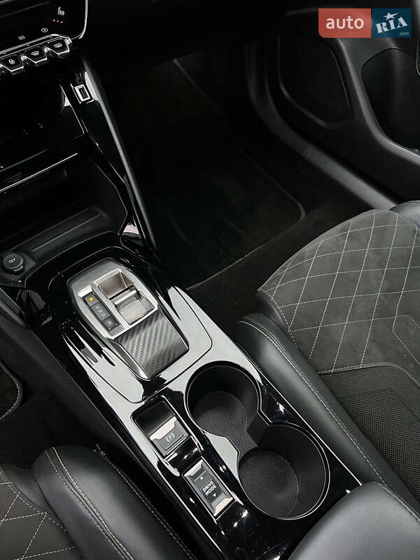 Внедорожник / Кроссовер Peugeot e-2008 2022 в Ровно