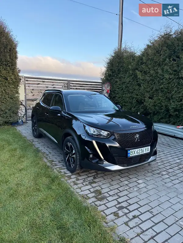 Peugeot e-2008
