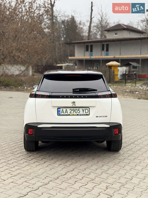 Позашляховик / Кросовер Peugeot e-2008 2020 в Києві