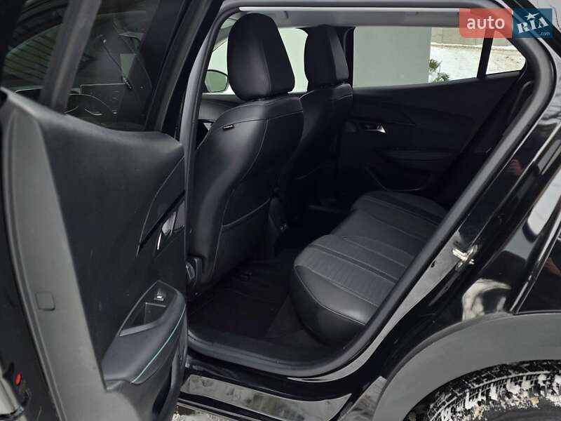 Внедорожник / Кроссовер Peugeot e-2008 2020 в Тернополе