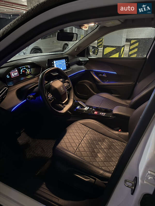 Внедорожник / Кроссовер Peugeot e-2008 2020 в Ивано-Франковске