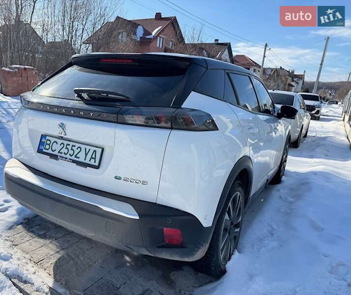 Внедорожник / Кроссовер Peugeot e-2008 2019 в Львове