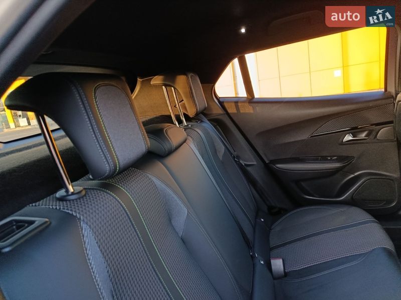 Внедорожник / Кроссовер Peugeot e-2008 2020 в Дубно