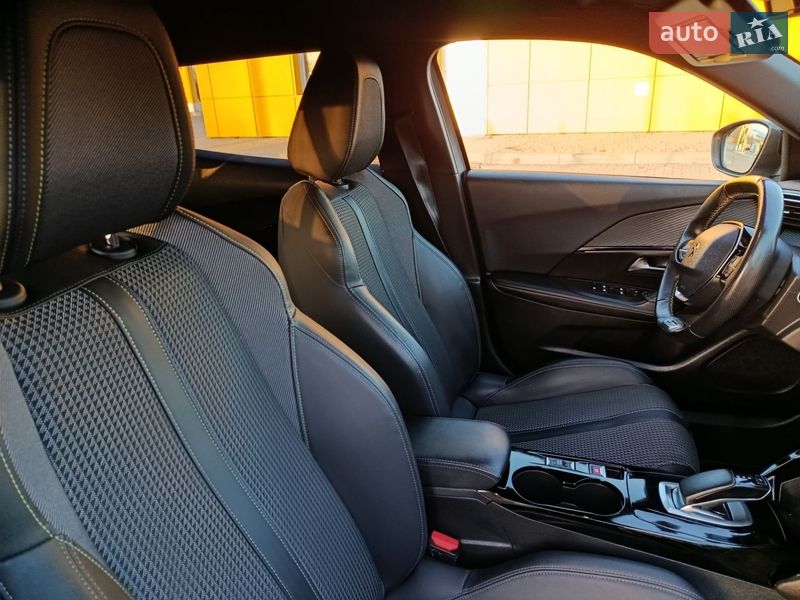 Внедорожник / Кроссовер Peugeot e-2008 2020 в Дубно