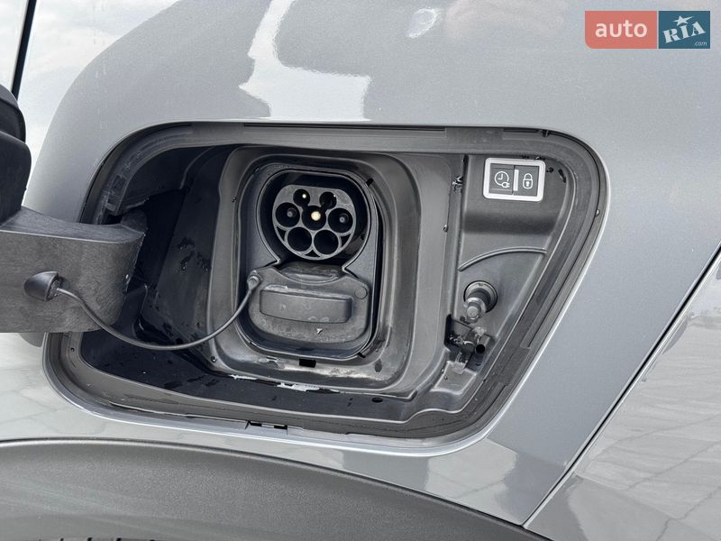 Внедорожник / Кроссовер Peugeot e-2008 2024 в Львове