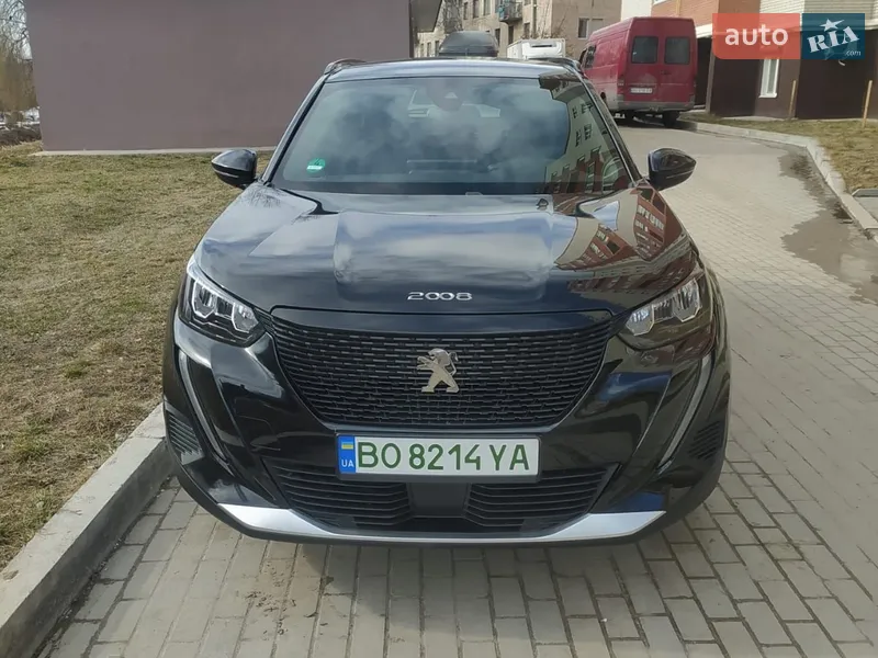 Peugeot e-2008
