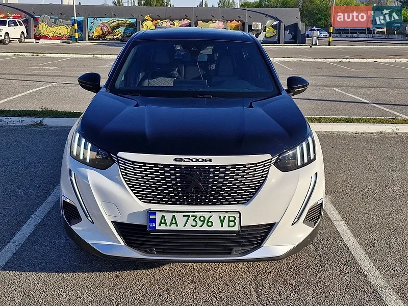 Peugeot e-2008