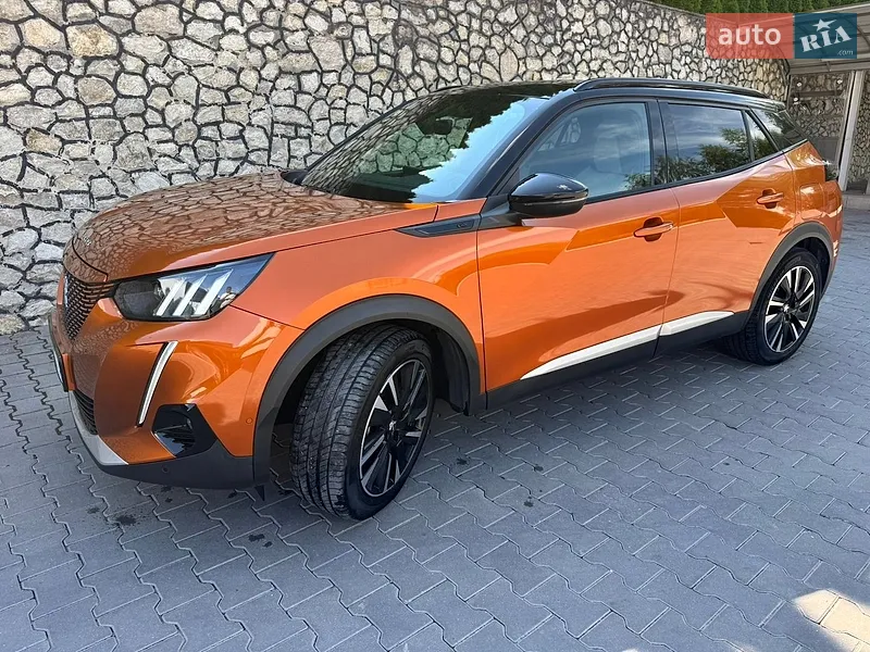Peugeot e-2008