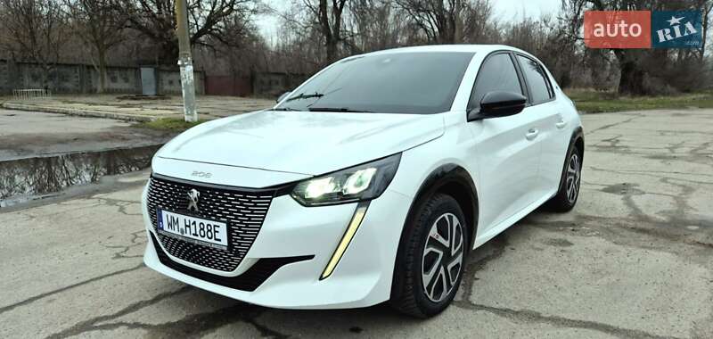 Хетчбек Peugeot e-208 2023 в Жовтих Водах