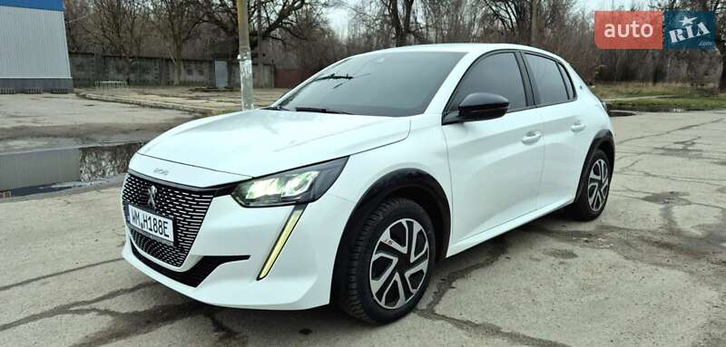 Хетчбек Peugeot e-208 2023 в Жовтих Водах