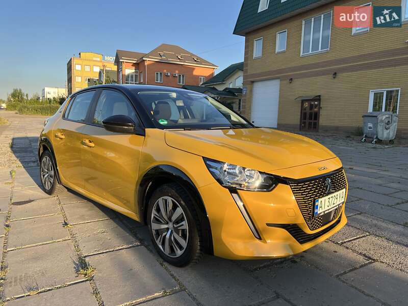 Peugeot e-208 2021