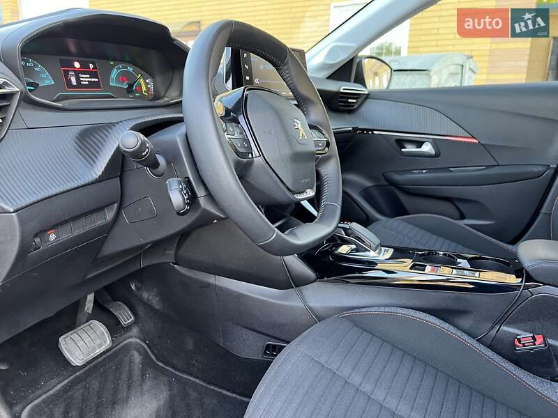Хэтчбек Peugeot e-208 2021 в Киеве