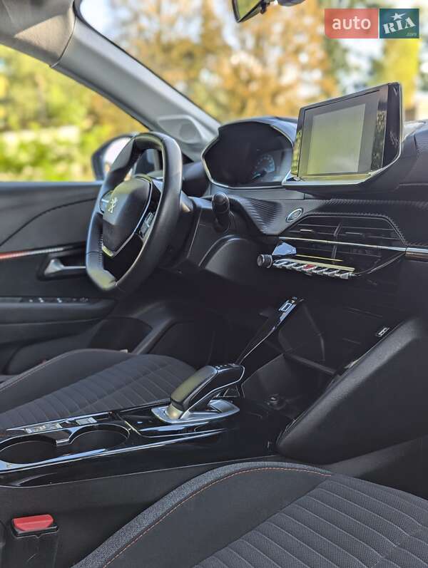 Хэтчбек Peugeot e-208 2021 в Немирове
