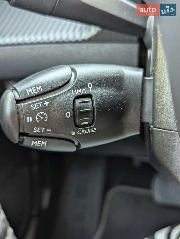 Хэтчбек Peugeot e-208 2021 в Немирове