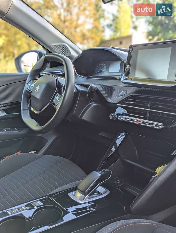 Хэтчбек Peugeot e-208 2021 в Немирове