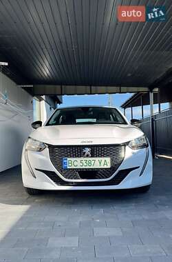 Хэтчбек Peugeot e-208 2022 в 